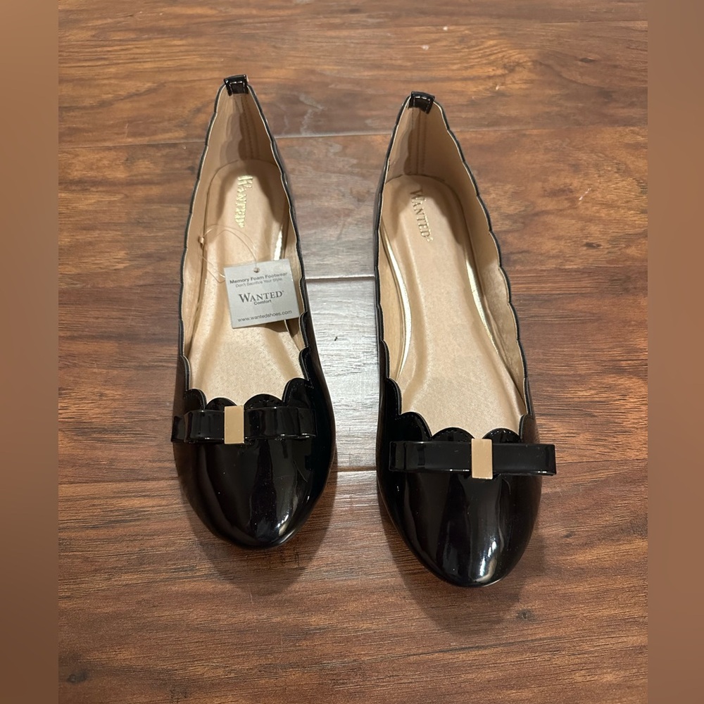 Women's wanted ballet flats